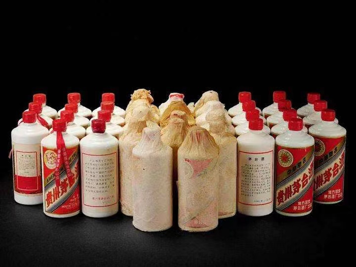 卫滨日照岚山回收酒价格哪里回收(附近上门回收茅台酒）?